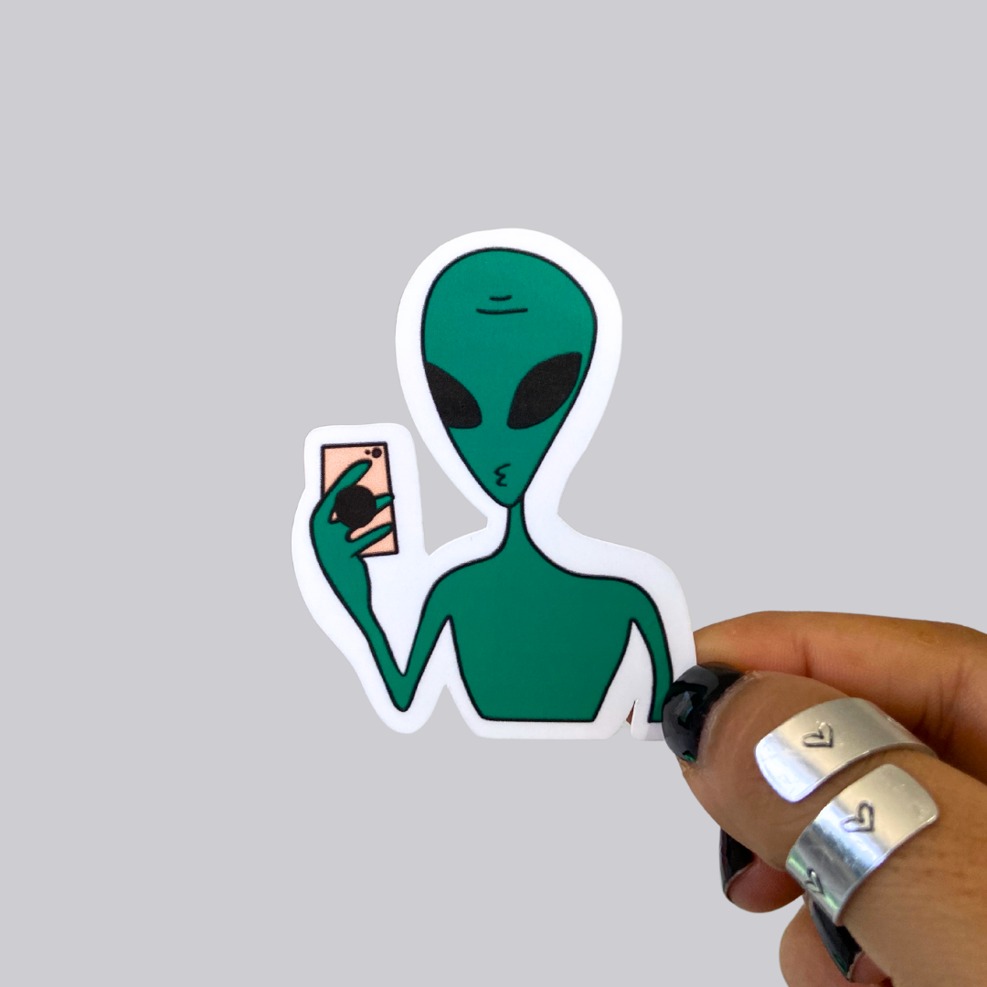 Alien Selfie Sticker / Magnet
