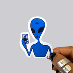 Alien Selfie Sticker / Magnet